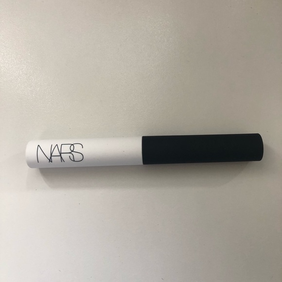 NARS Smudge Proof Eyeshadow Base - Picture 2 of 3
